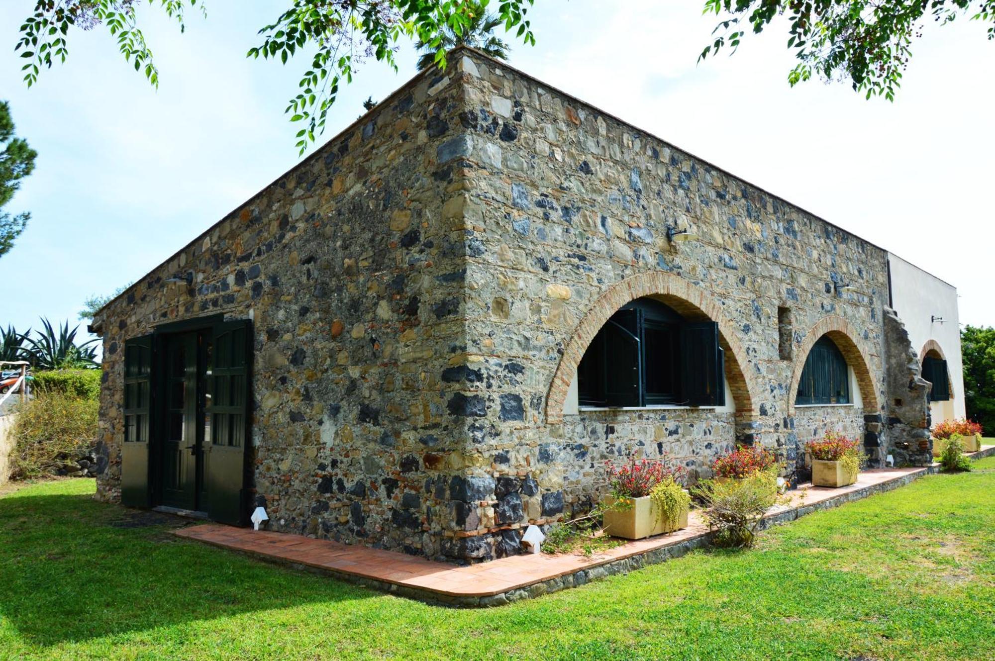 Antico Borgo Etneo Country Hotel Calatabiano Εξωτερικό φωτογραφία